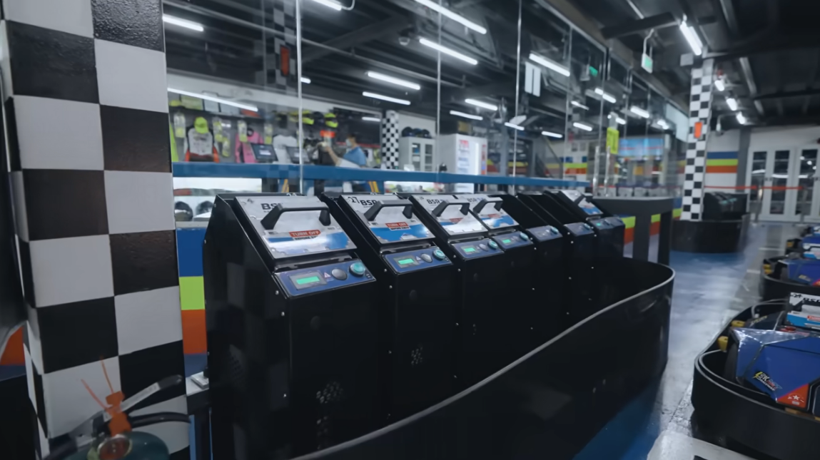 Quick-Swap vs. Fixed Battery Systems for Electric Karts